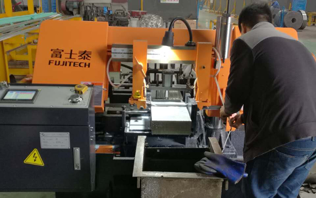 成都某環保設備公司使用富士泰帶（dài）鋸床