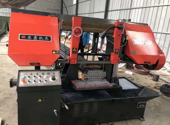 四川金屬（shǔ）帶鋸床（chuáng）